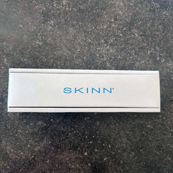 💛 SKINN Neck Amour Redensifying Serum // NIB! - Picture 2 of 8